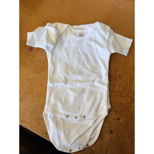 Baby Laughing Giraffe White assorted sizes 0-3 , 3-6, 6-9 Months Bodysuit